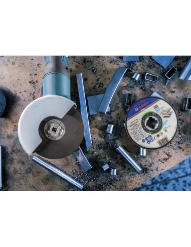 Disco de corte Bosch Standard for Inox X-LOCK Aplicación 2