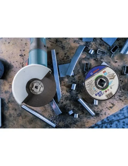 Disco de corte Bosch Standard for Inox X-LOCK Aplicación 2