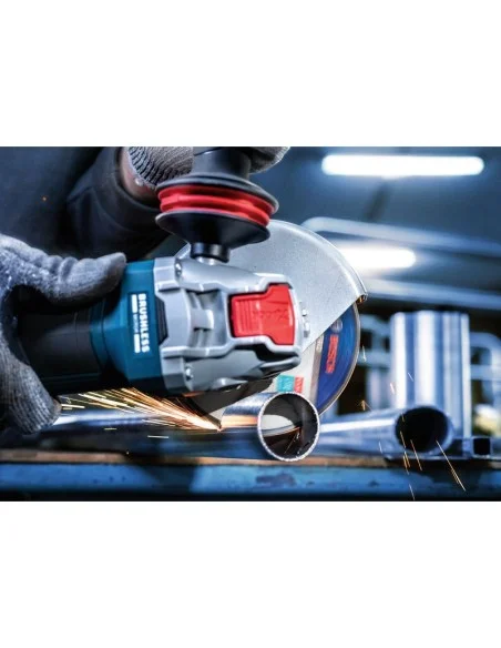 Disco de corte Bosch Standard for Inox X-LOCK Aplicación 3